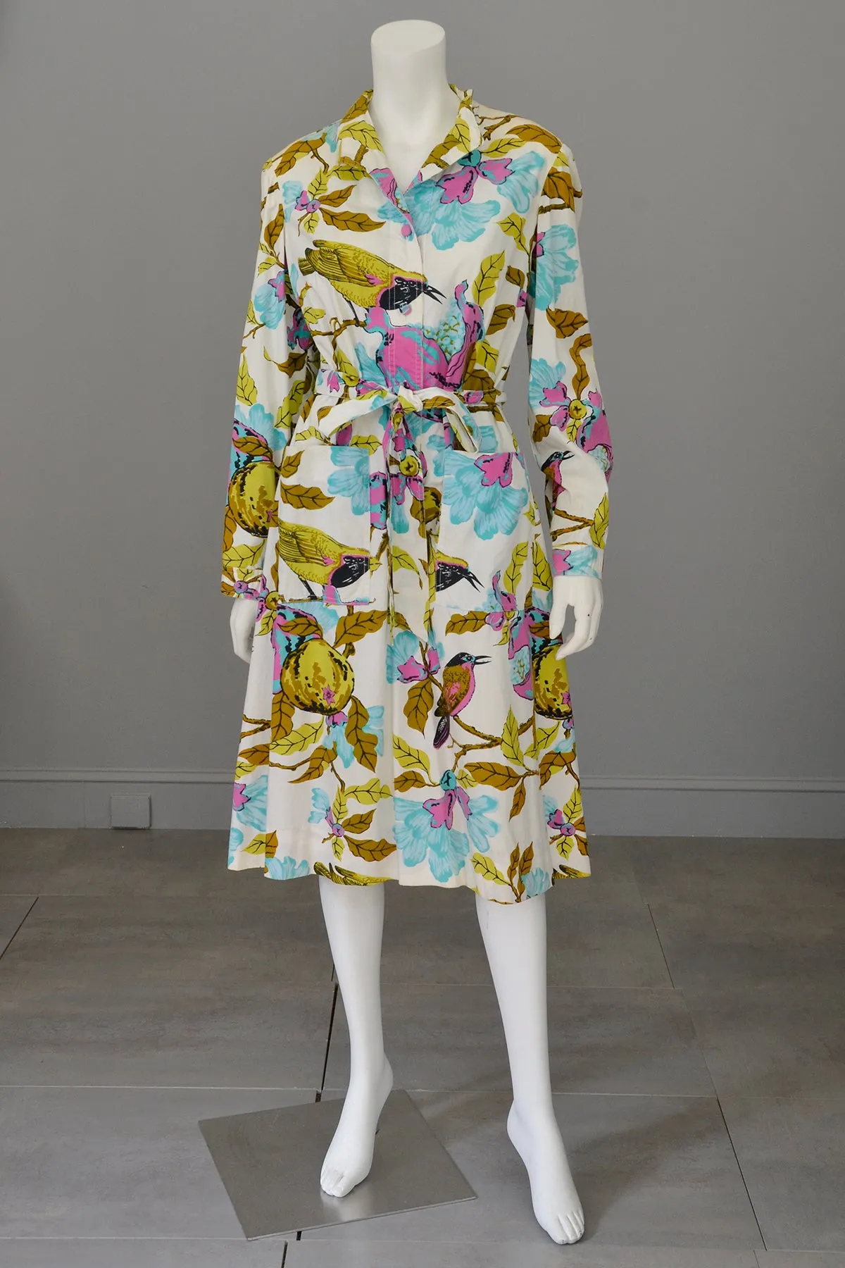 1970s White Cotton Bird Print Shirt Dress Novelty Print Dress, Large