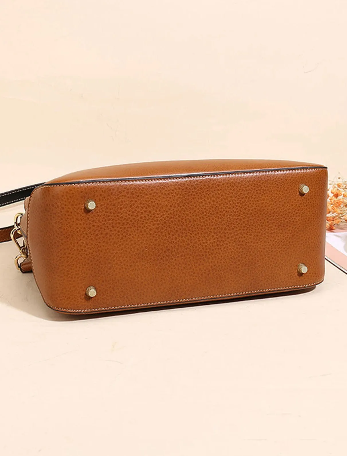 Retro Brown genuine leather shoulder bag in brown